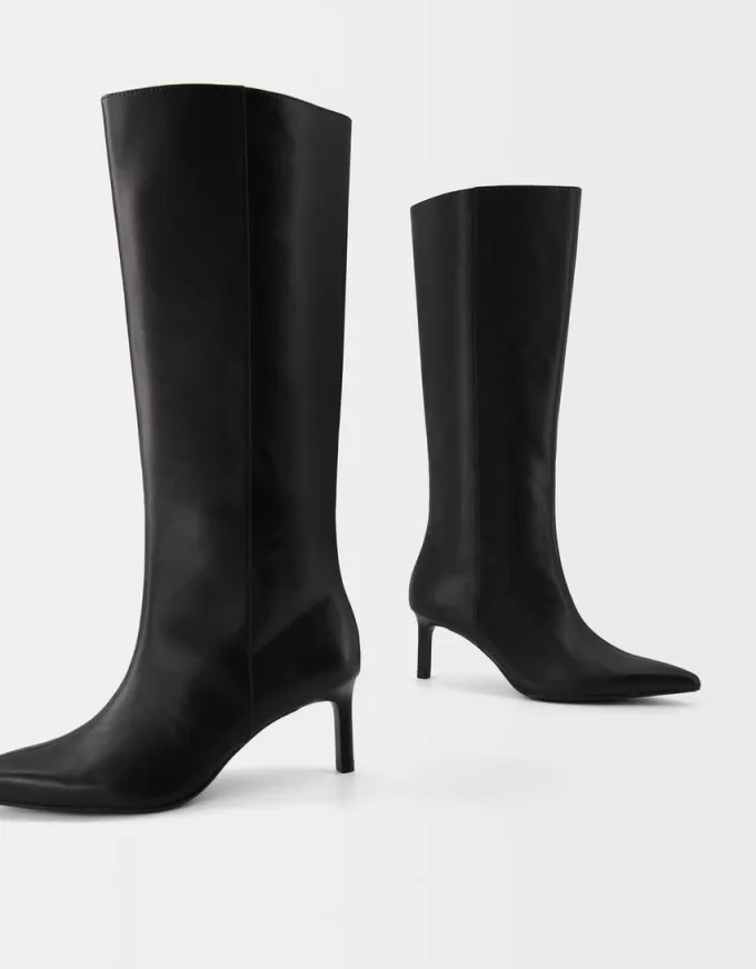 Stivali con tacco a gattino