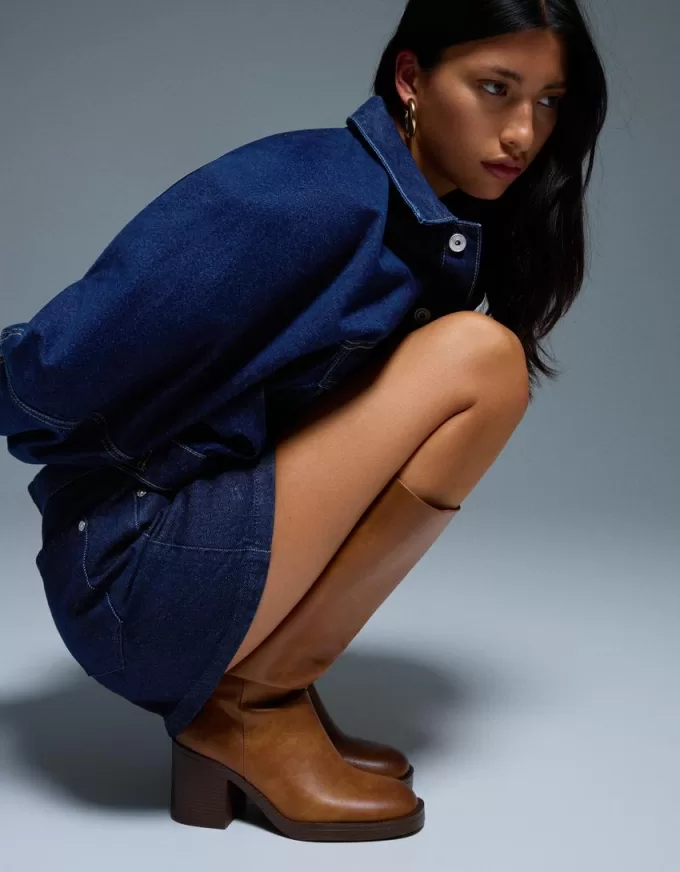 Stivali con tacco largo