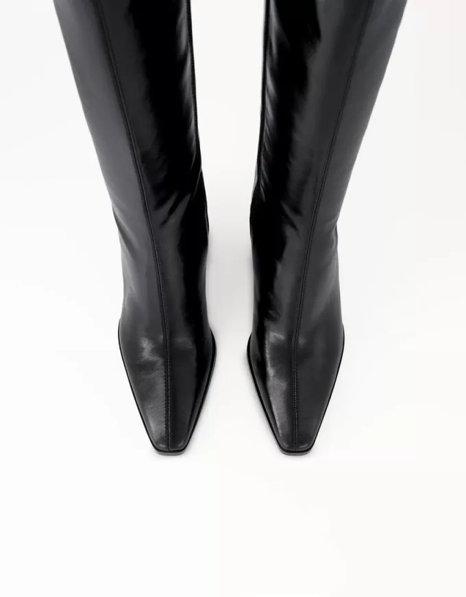 Stivali con tacco largo