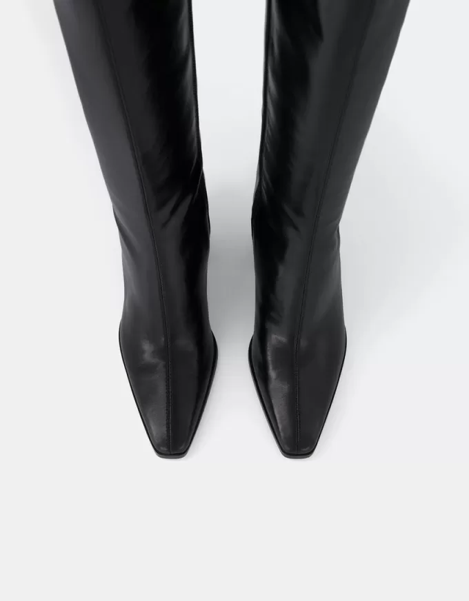 Stivali con tacco largo