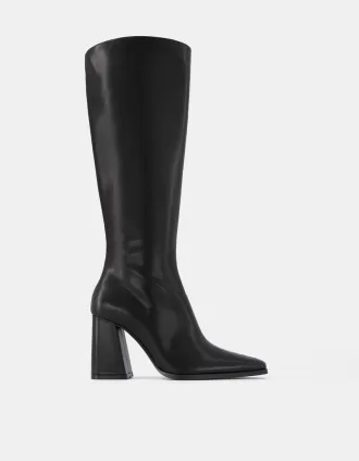 Stivali con tacco largo