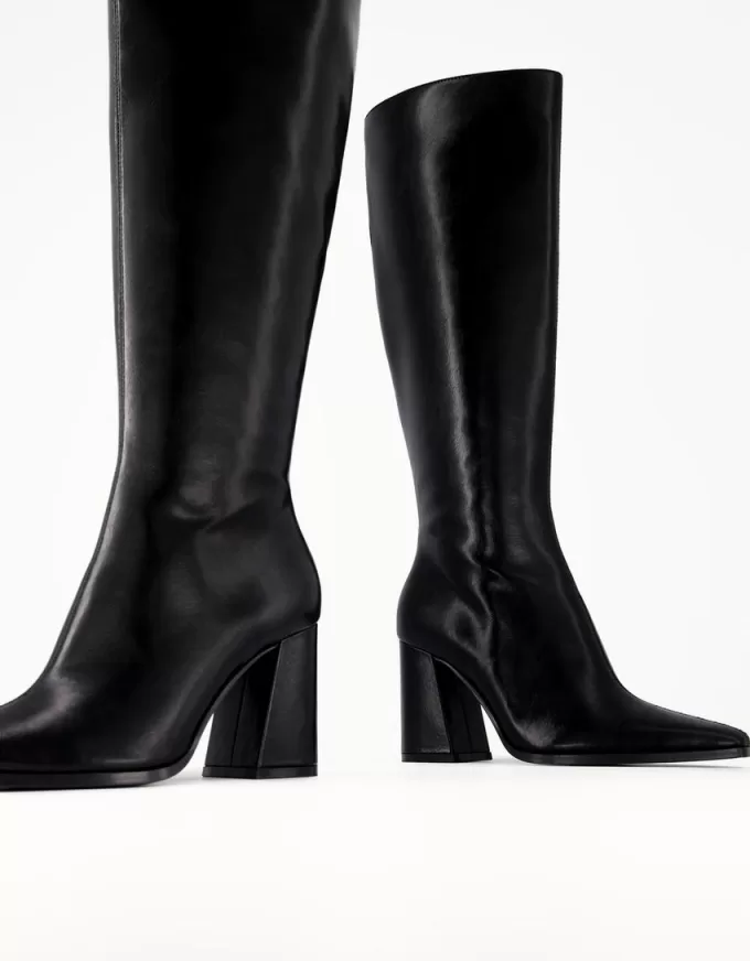 Stivali con tacco largo
