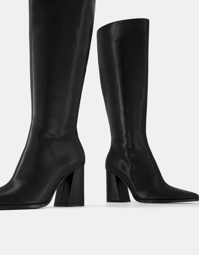 Stivali con tacco largo