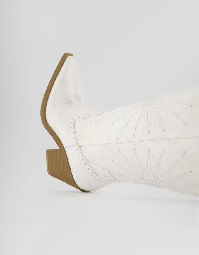 Stivali da cowboy con tacco alto e dettaglio borchiato