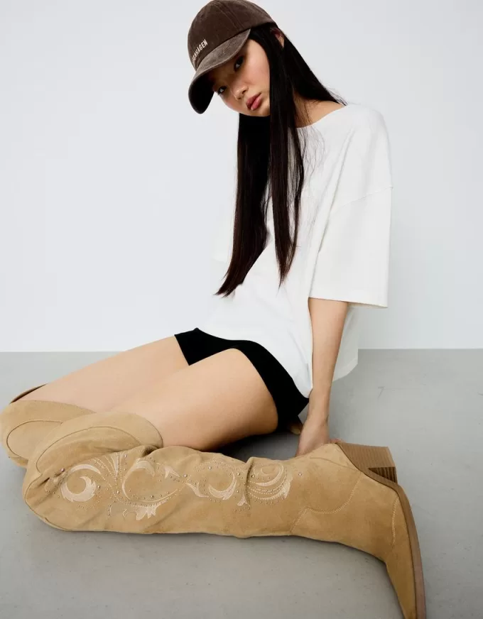 Stivali da cowboy con tacco alto fino al ginocchio