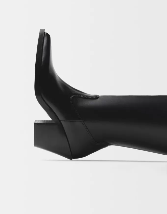 Stivali da cowboy con tacco alto fino al ginocchio