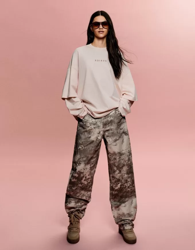 T-shirt a doppia manica con stampa BERSHKA SERIES