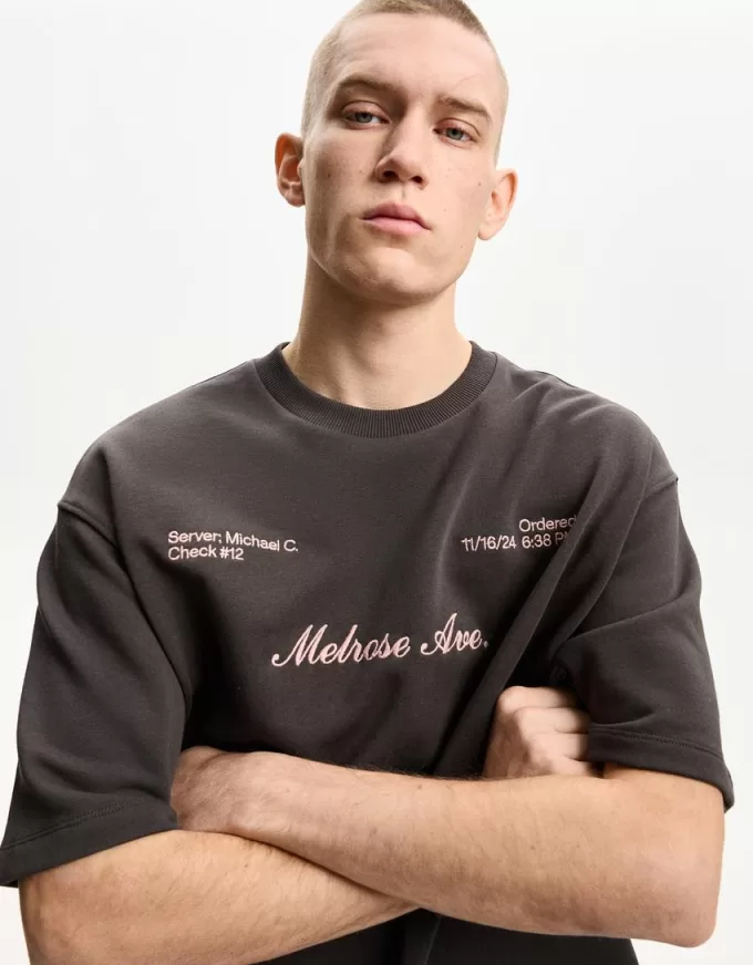 T-shirt a manica corta con ricamo