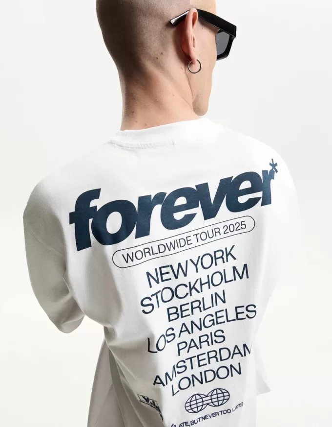 T-shirt a manica corta con ricamo