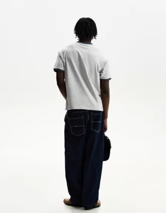 T-shirt a manica corta con stampa a contrasto