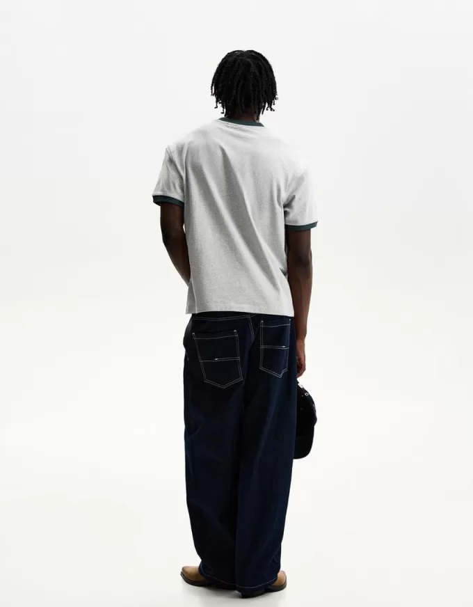 T-shirt a manica corta con stampa a contrasto