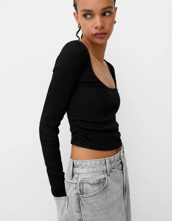 T-shirt a manica lunga con arricciatura sui lati