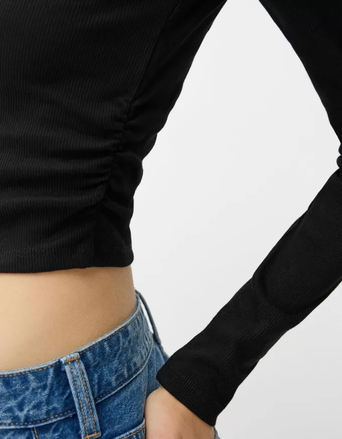 T-shirt a manica lunga con arricciatura sui lati