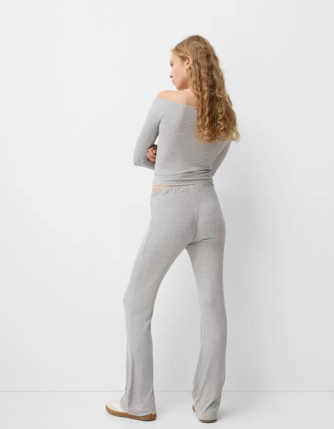 T-shirt a manica lunga con scollo Bardot