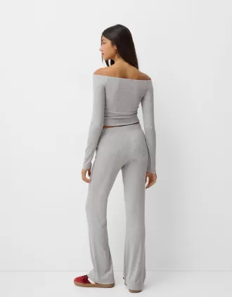 T-shirt a manica lunga con scollo Bardot