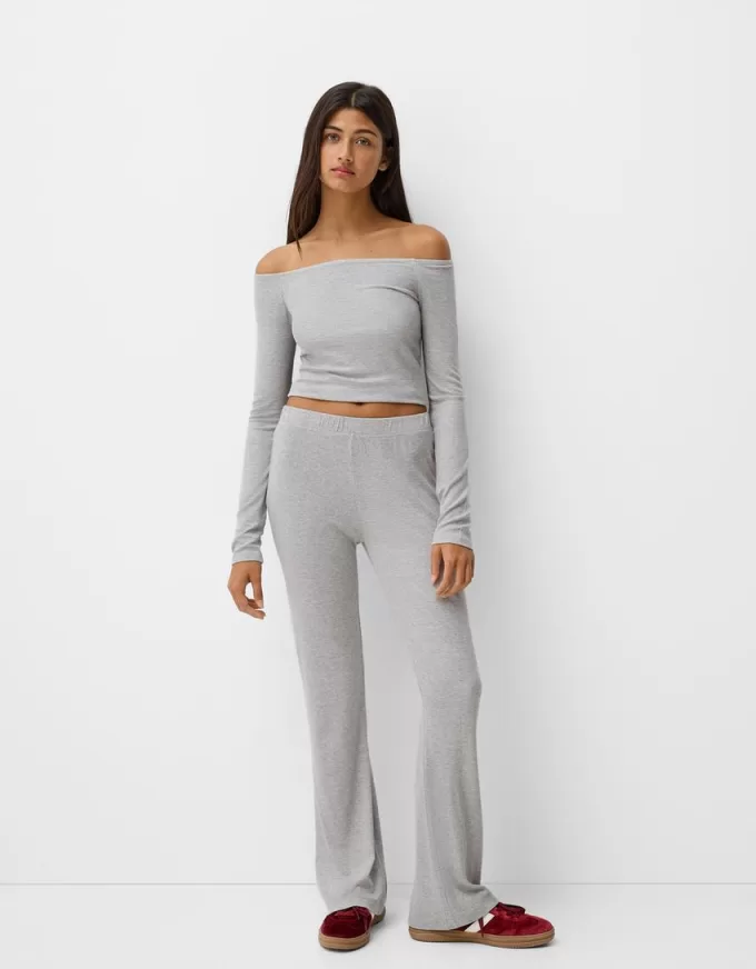 T-shirt a manica lunga con scollo Bardot