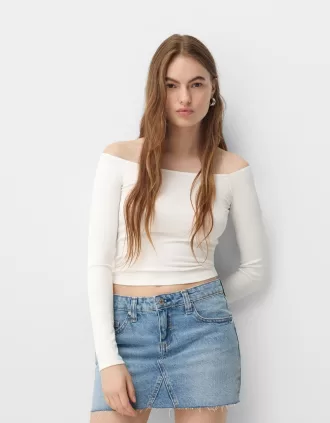 T-shirt a manica lunga con scollo Bardot