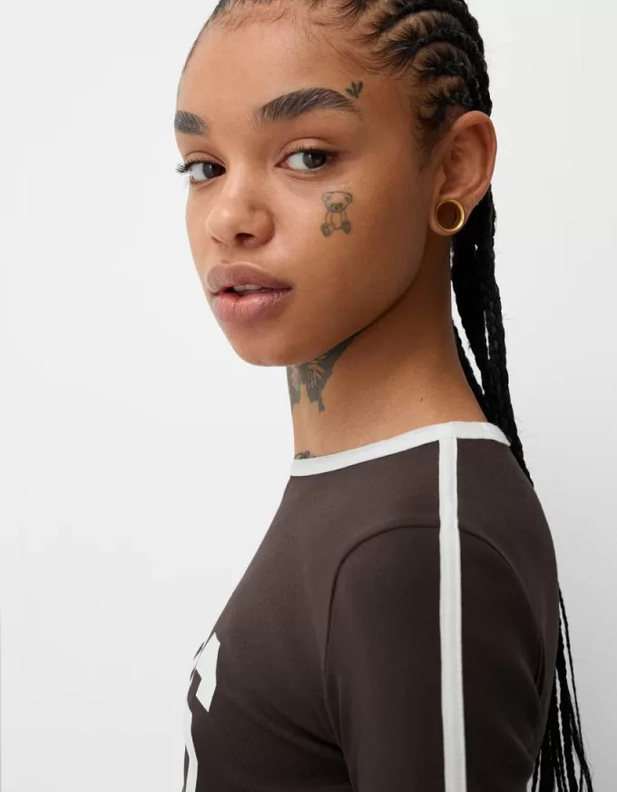 T-shirt a manica lunga con stampa e rifiniture