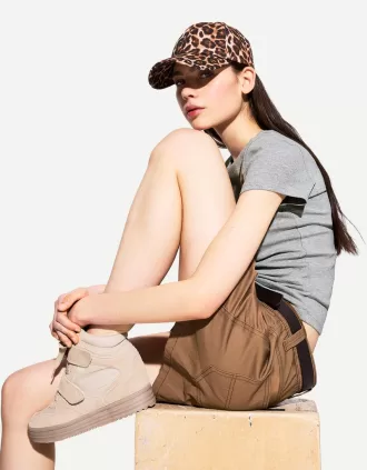 T-shirt a maniche corte con scollo rotondo