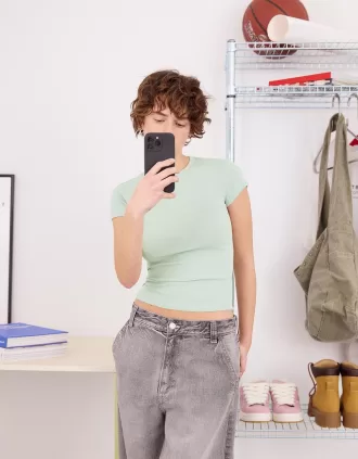 T-shirt a maniche corte con scollo rotondo