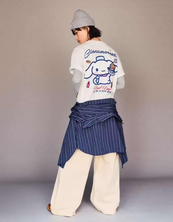 T-shirt a maniche corte con stampa Cinnamoroll