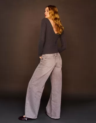 T-shirt a maniche lunghe con scollo a V arricciato