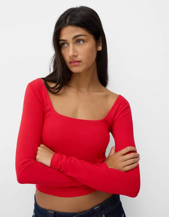 T-shirt a maniche lunghe con scollo quadrato