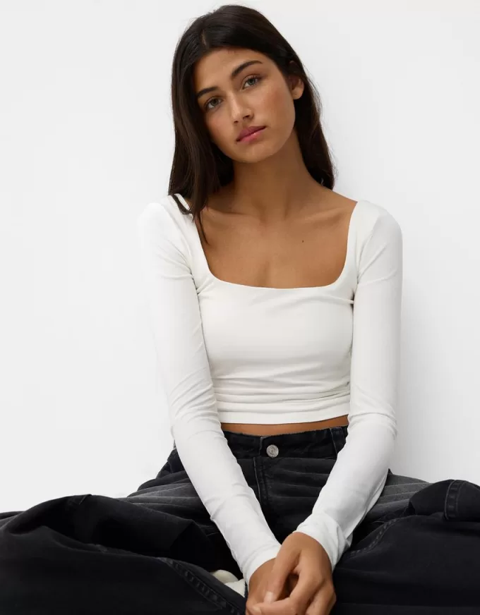 T-shirt a maniche lunghe con scollo quadrato