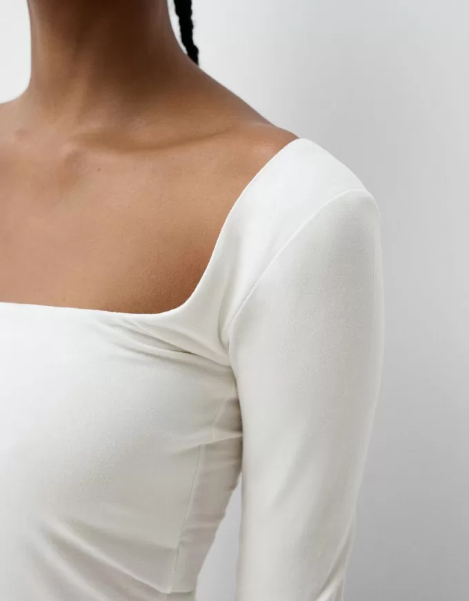 T-shirt a maniche lunghe con scollo quadrato