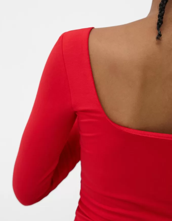 T-shirt a maniche lunghe con scollo quadrato