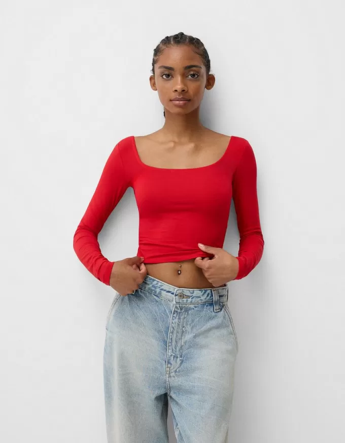 T-shirt a maniche lunghe con scollo quadrato