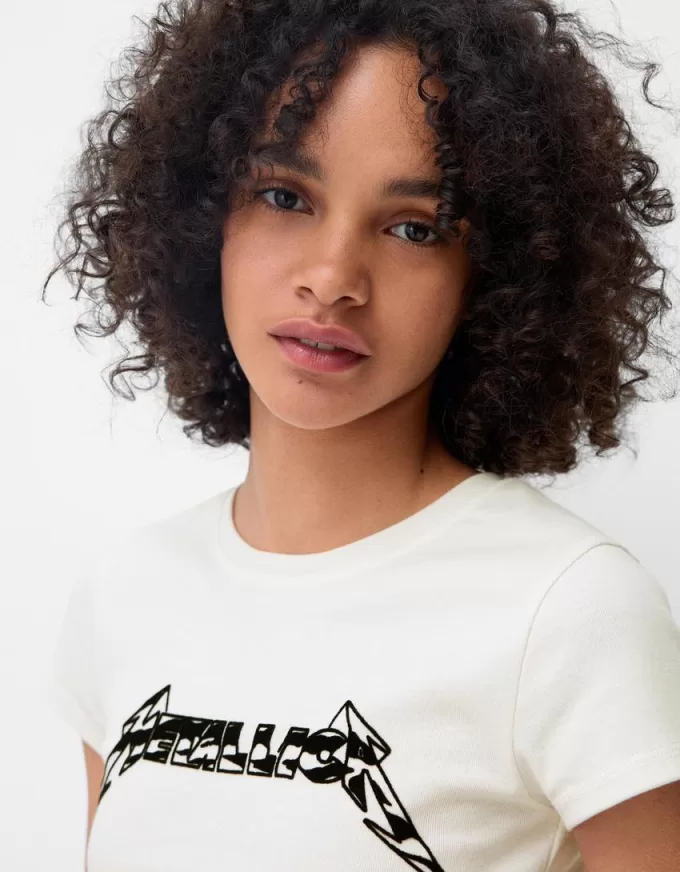 T-shirt aderente dei Metallica a maniche corte