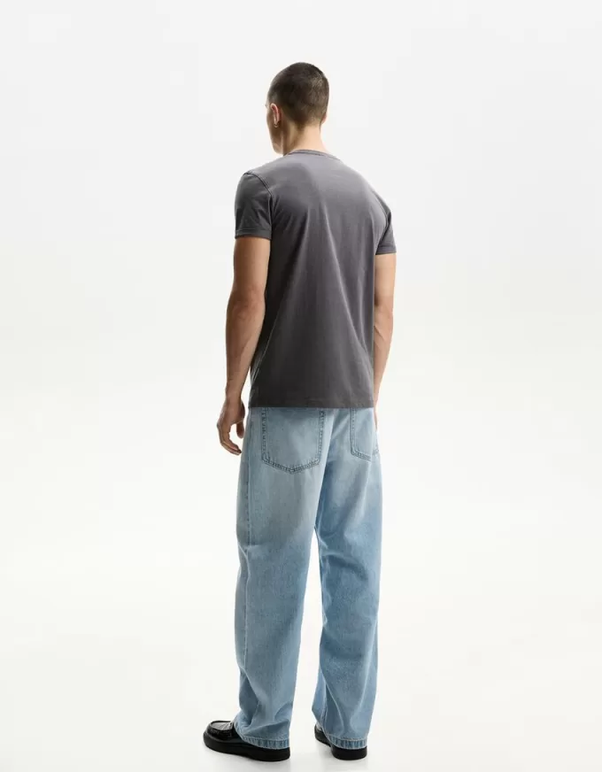 T-shirt arrotolata a maniche corte ricamata