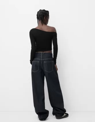 T-shirt asimmetrica a manica lunga