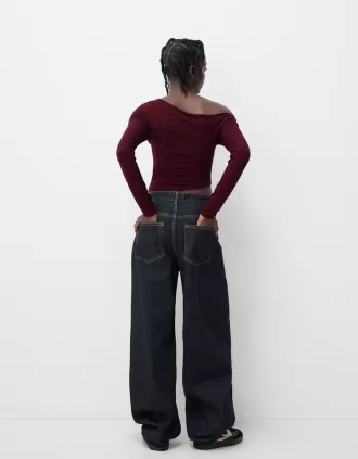 T-shirt asimmetrica a manica lunga