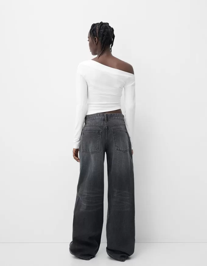 T-shirt asimmetrica a manica lunga