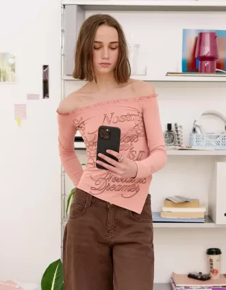 T-shirt asimmetrica a manica lunga