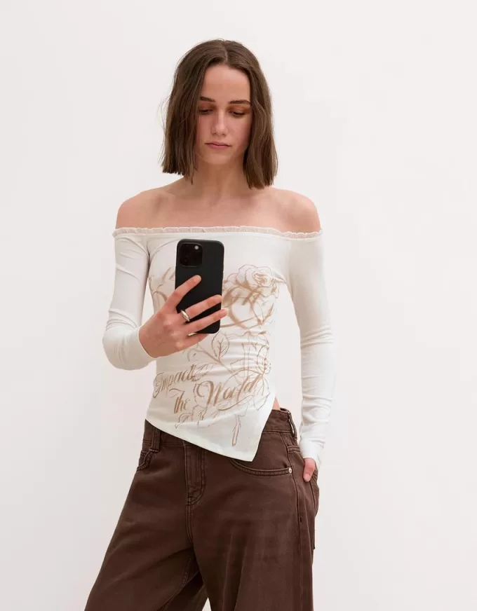 T-shirt asimmetrica a manica lunga