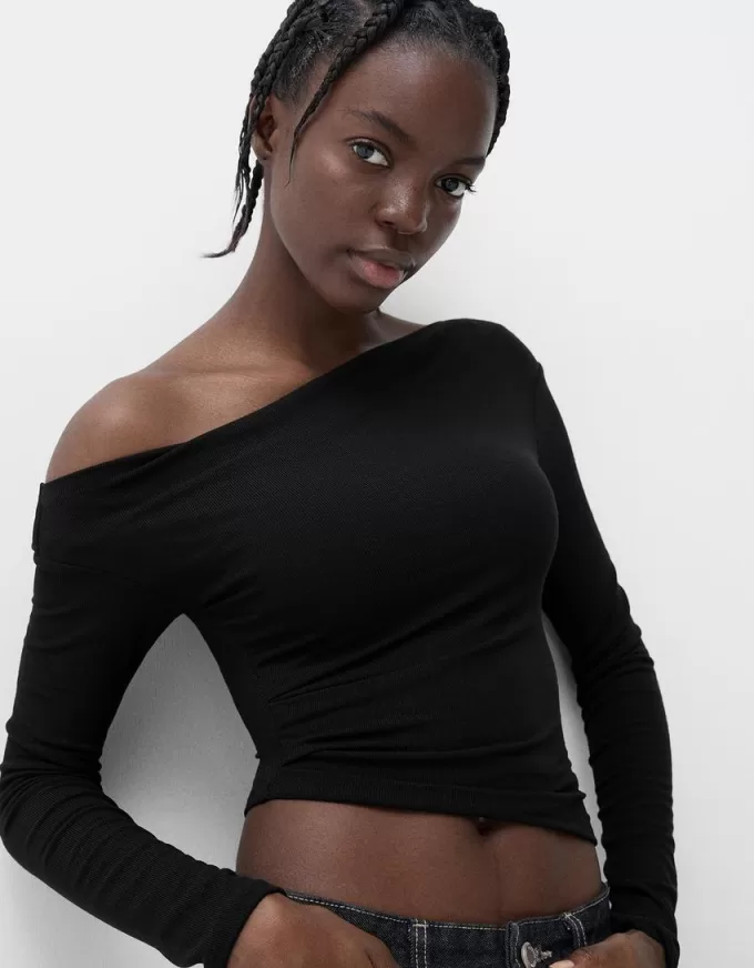 T-shirt asimmetrica a manica lunga