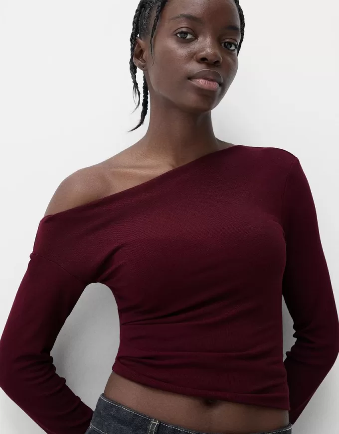 T-shirt asimmetrica a manica lunga