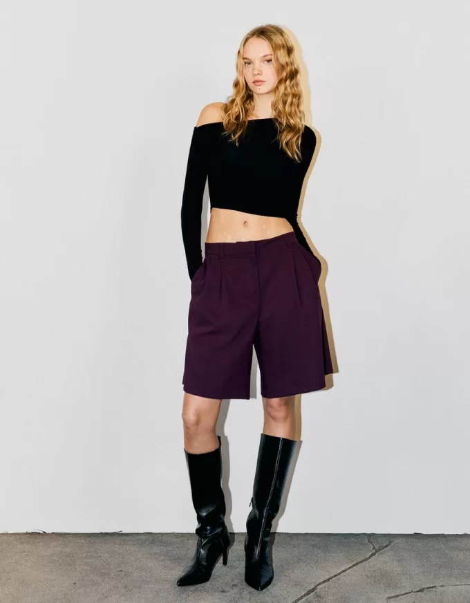 T-shirt asimmetrica a manica lunga