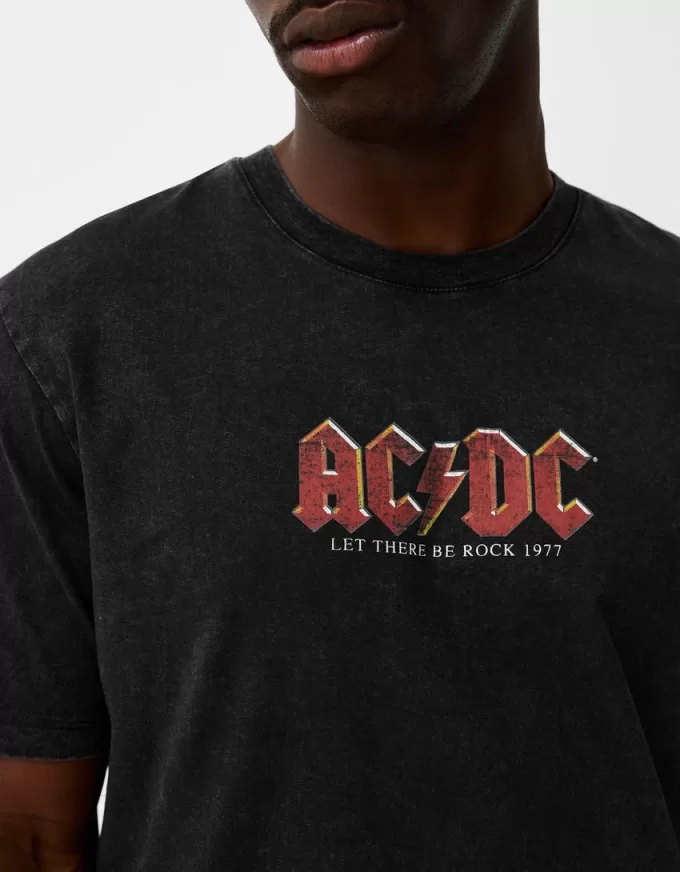 T-shirt con stampa AC/DC a maniche corte sbiadita