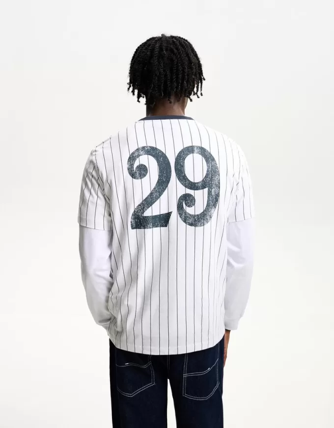 T-shirt con stampa sportiva a righe a manica corta