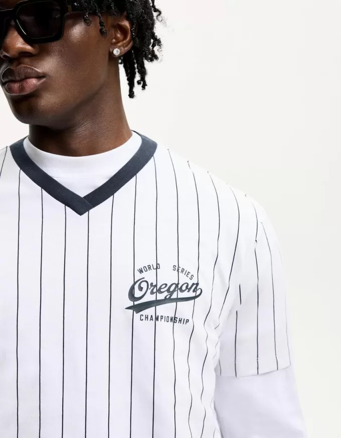 T-shirt con stampa sportiva a righe a manica corta