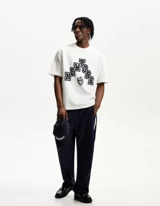 T-shirt con stampa sportiva in materiale felpato a maniche corte