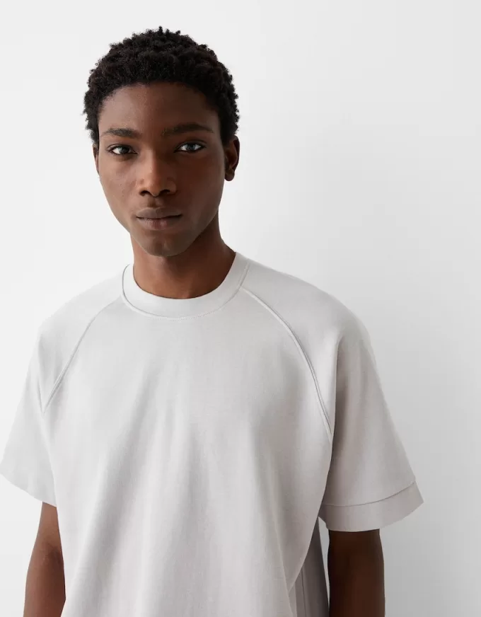 T-shirt interlock a maniche corte dal taglio squadrato