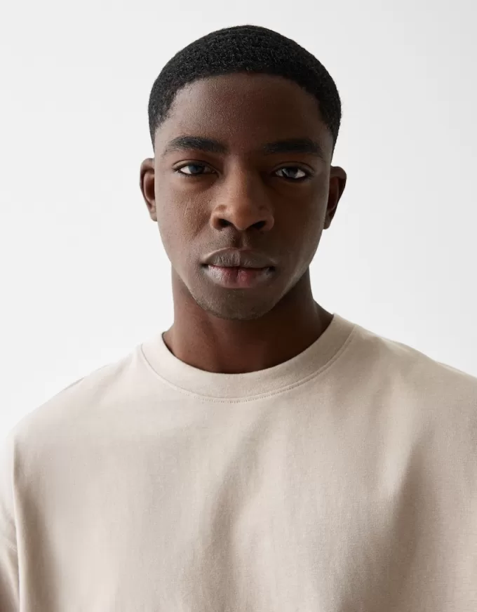 T-shirt oversize a maniche corte