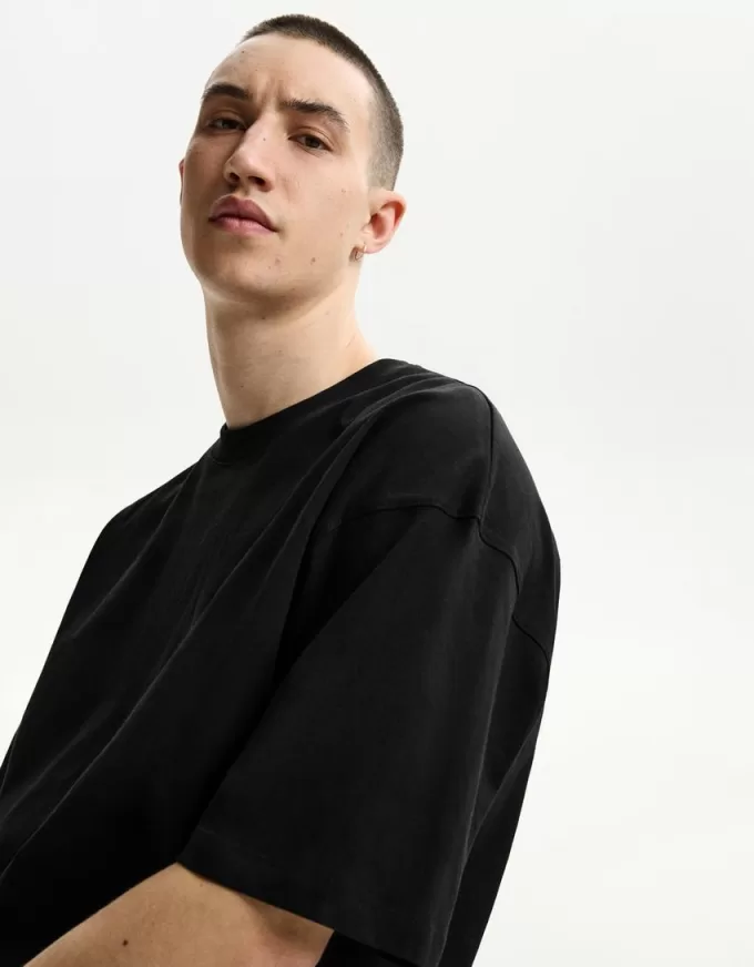 T-shirt oversize a maniche corte