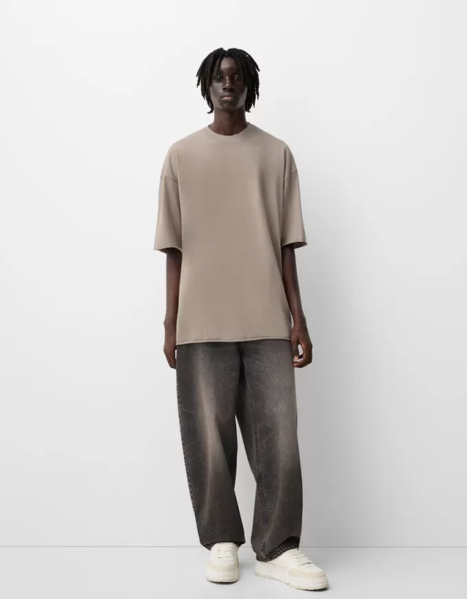 T-shirt oversize a maniche corte