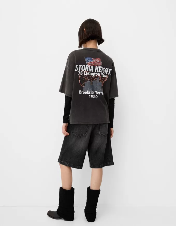 T-shirt oversize stampata a maniche corte